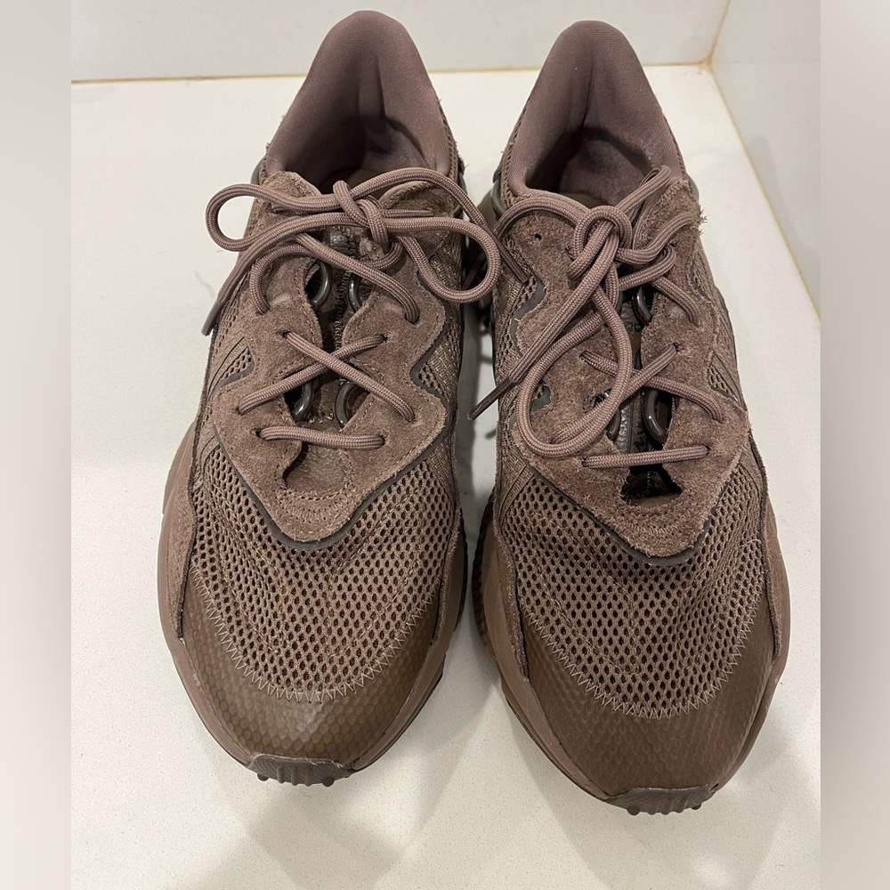 Adidas Ozweego size 8